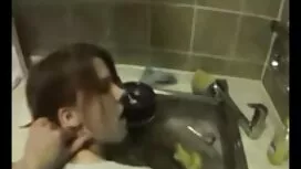 شقراء المرأة حرق افل ...