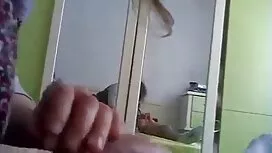 الدجاج في غرفة خلع ا ...