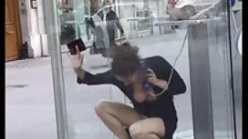 نينا في بدلة السباحة ...