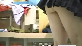 الفتيات في الساونا ل ...